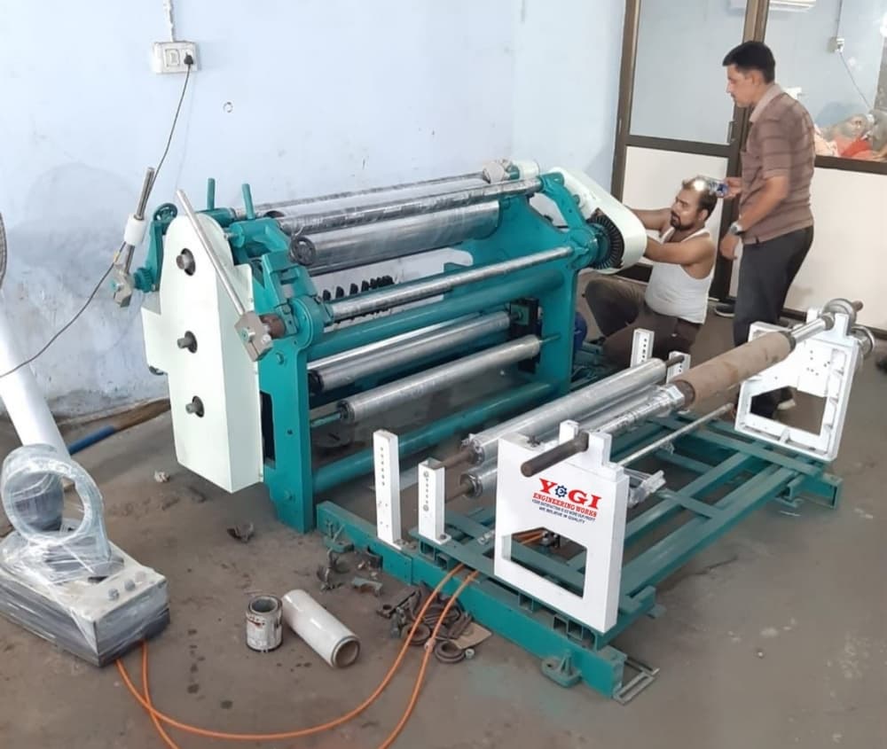 Center Shaft Slitting Rewinding Machine